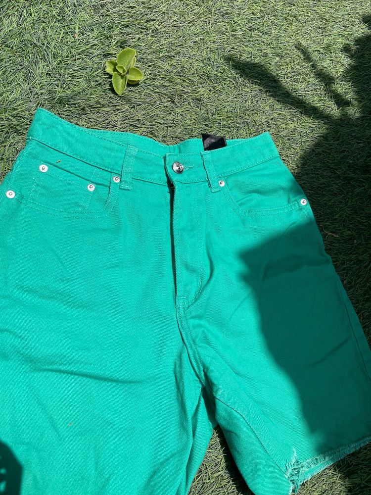 H&amp;M green shorts, size small
