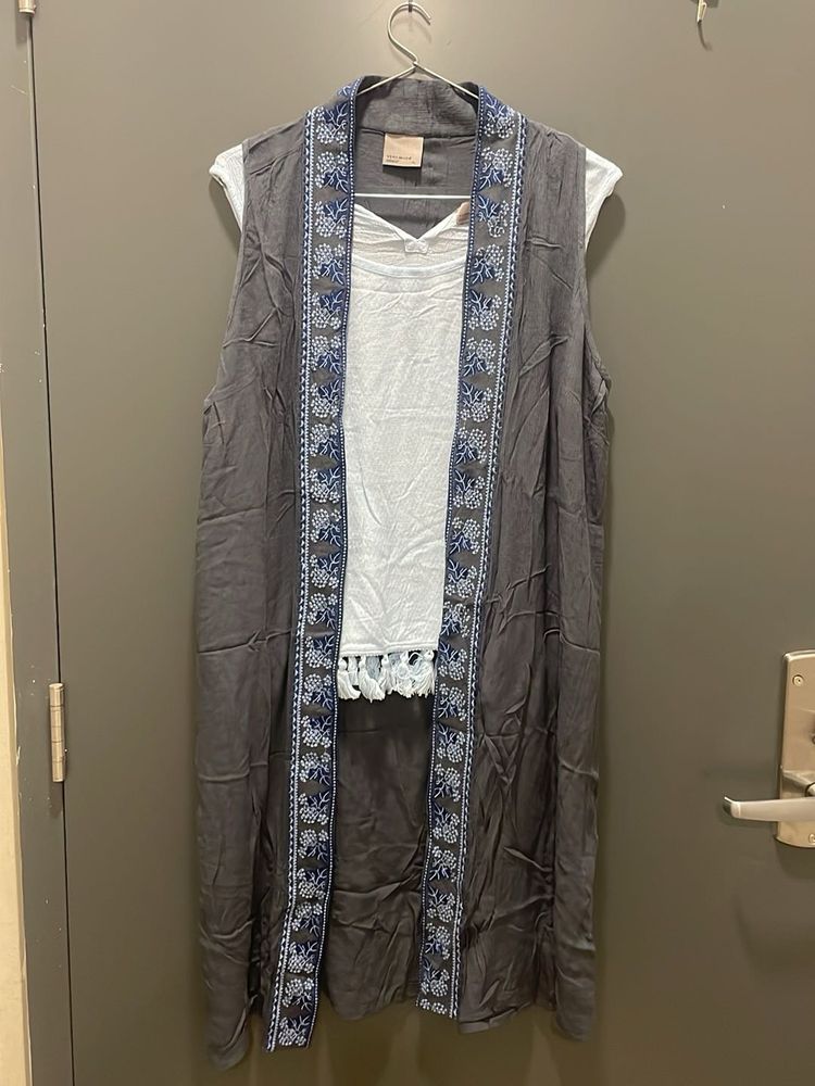 Embroidered Sleeveless Cardigan