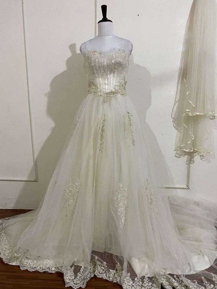 Elegant Wedding Gown