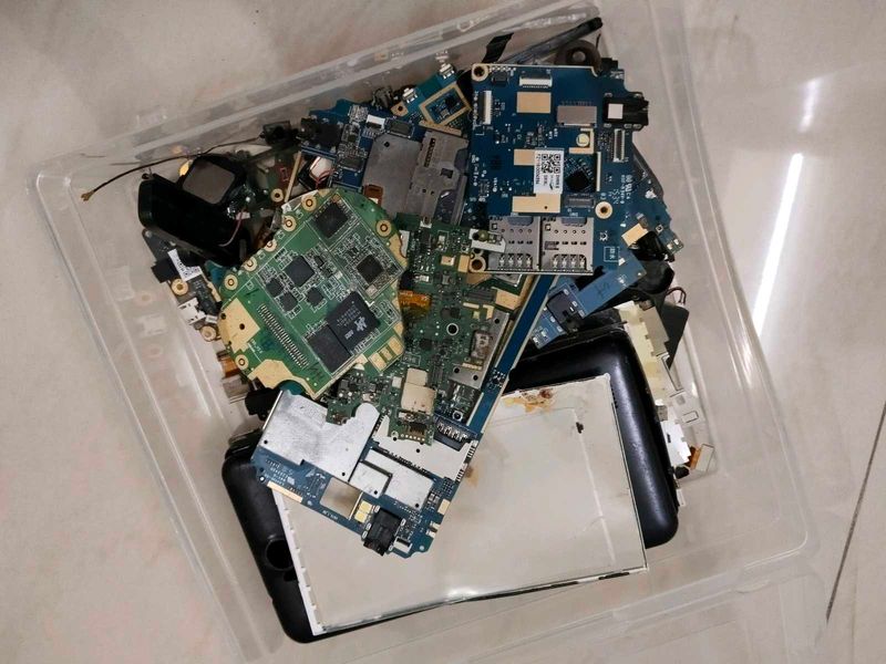 Electronic Scrap for Recycling