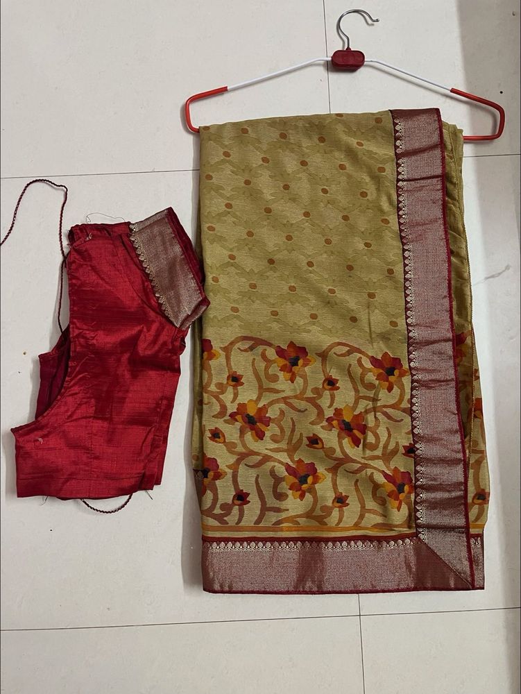 Elegant Floral Saree with Blouse