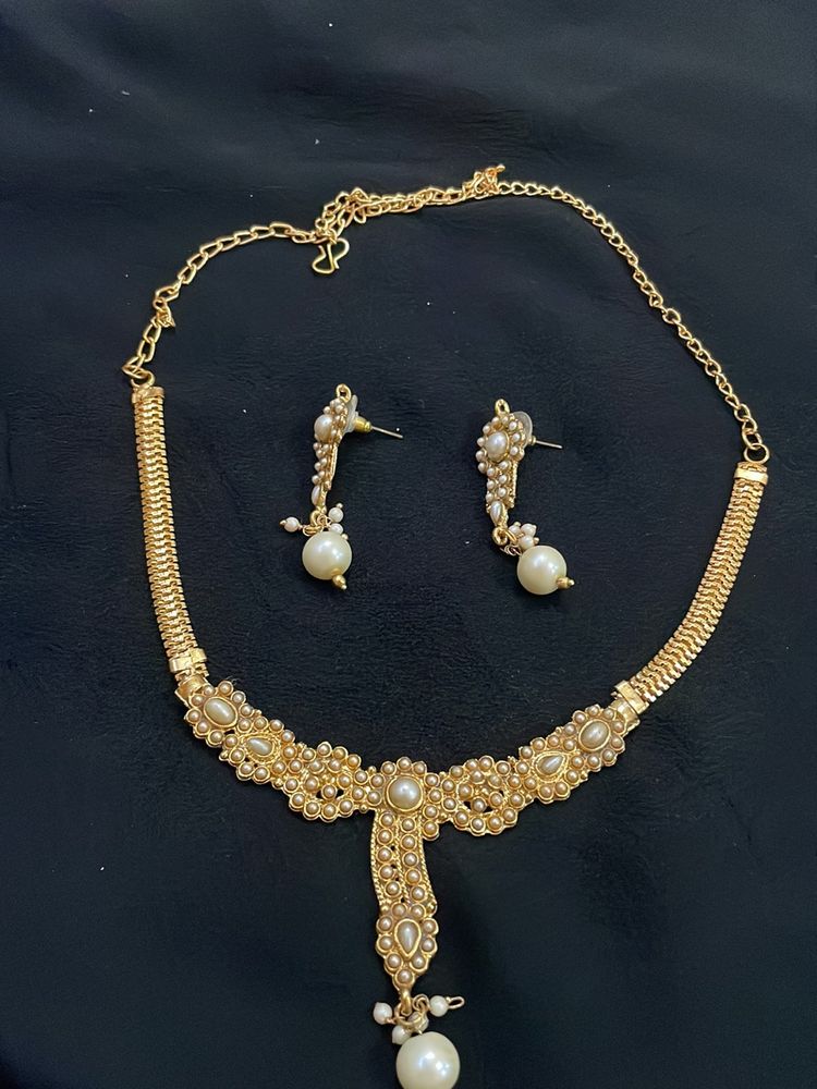 Golden pearl set