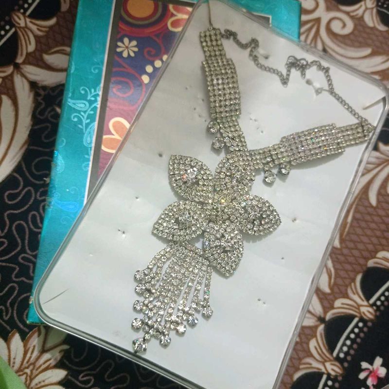 Silver Neck Set