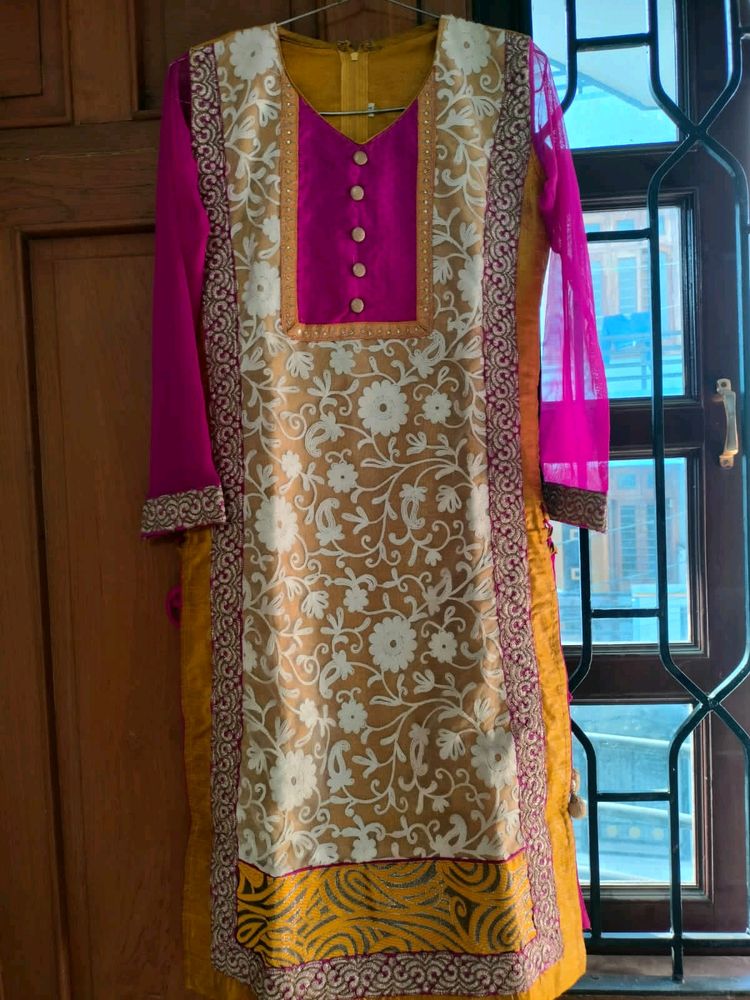 Kurti Set With Chunni , pajama