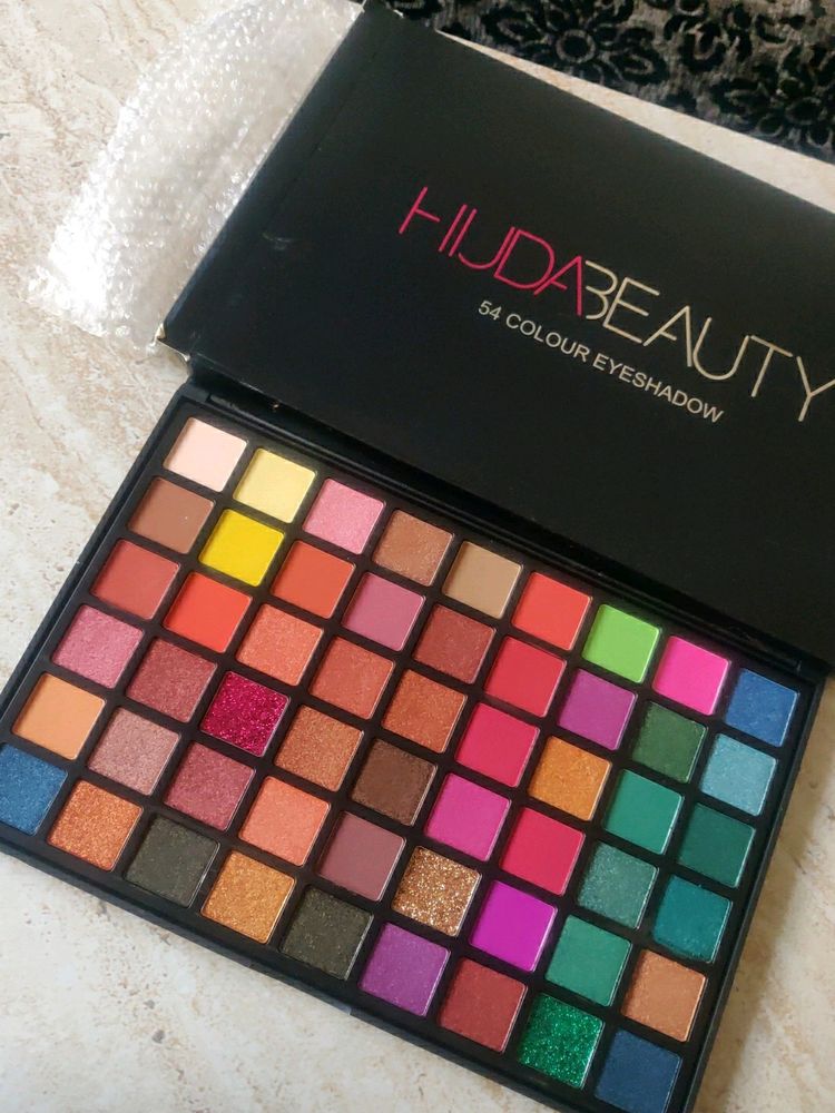 Huda Beauty 54 Color Eyeshadow Palette ❤️😍