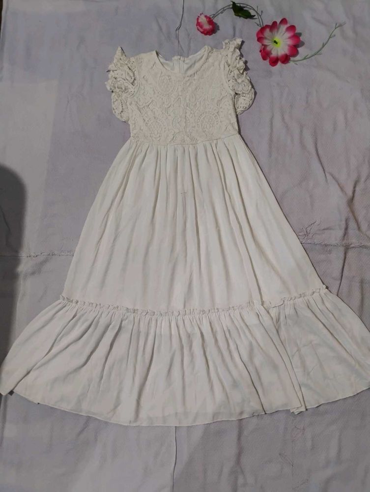 Ivory Lace Dress For Girls(Bust-26)