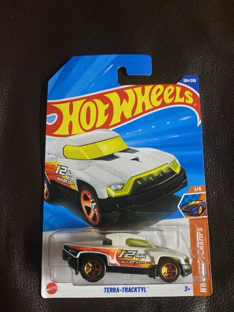 Hot Wheels Terra-Tracktyl