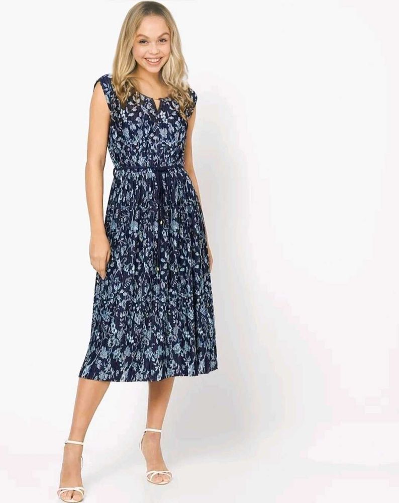Floral Print Fit And Flare Tie Up Dress 💙👗