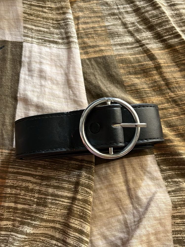 Black Belt with Circular Buckle