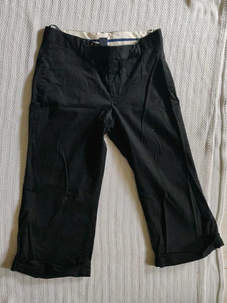 GAP BLACK SHORT PANT