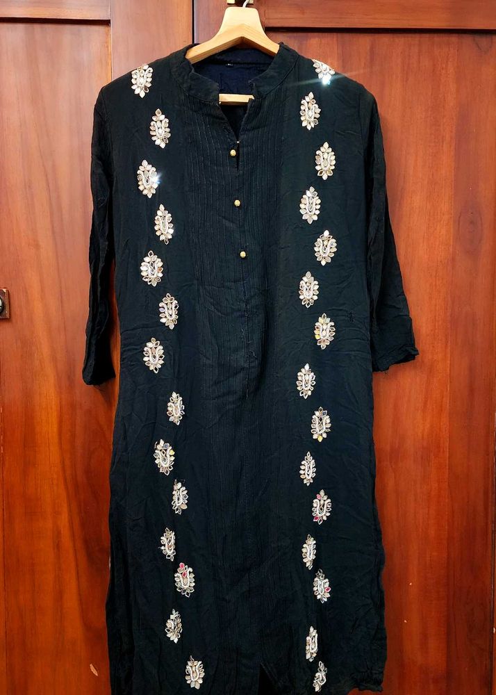 Elegant Embroidered Kurti