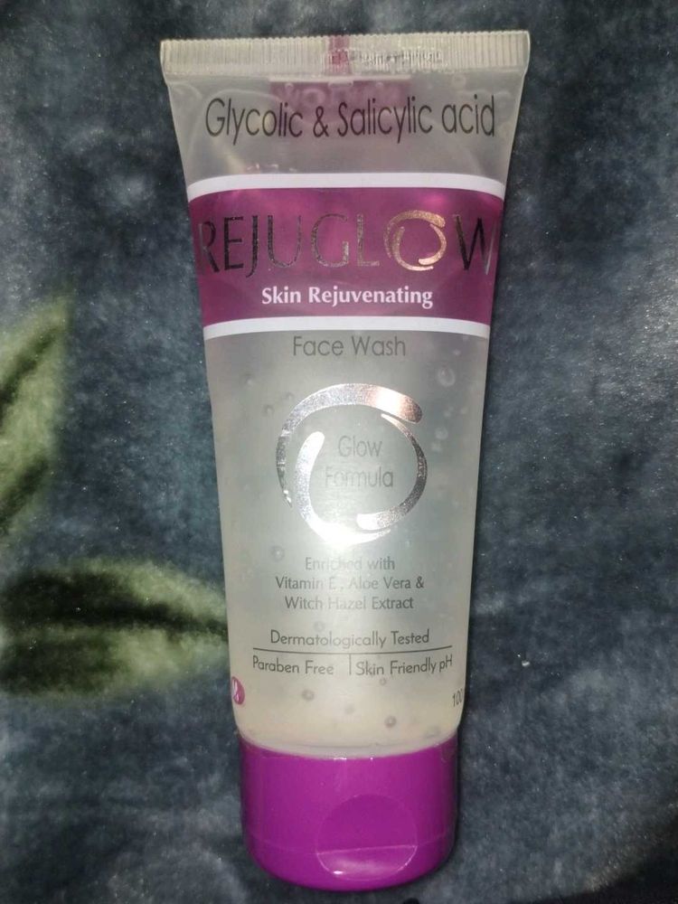 Rejuglow Skin Rejuvenating Face Wash