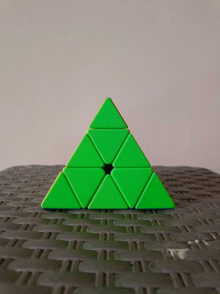 Pyraminx Puzzle