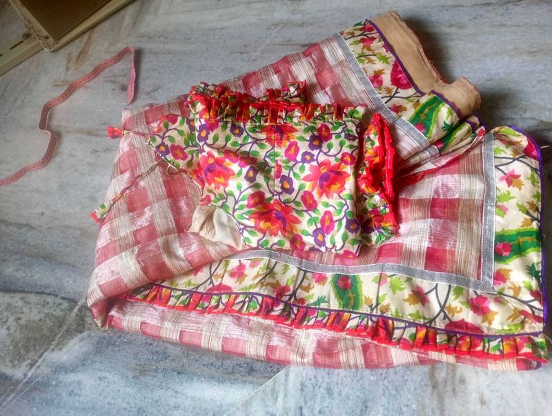 Floraland chex Saree with stiched Blouse