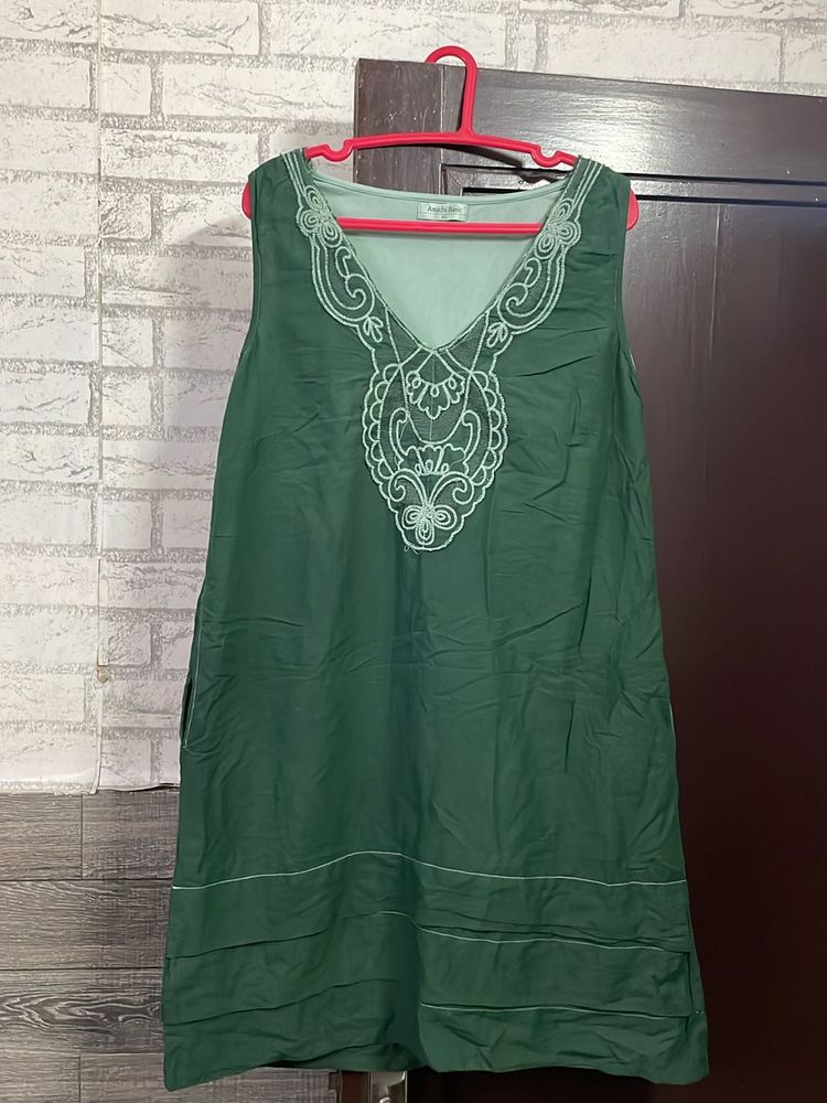 Amichi Basic Tunic With Double Lining And Pockets