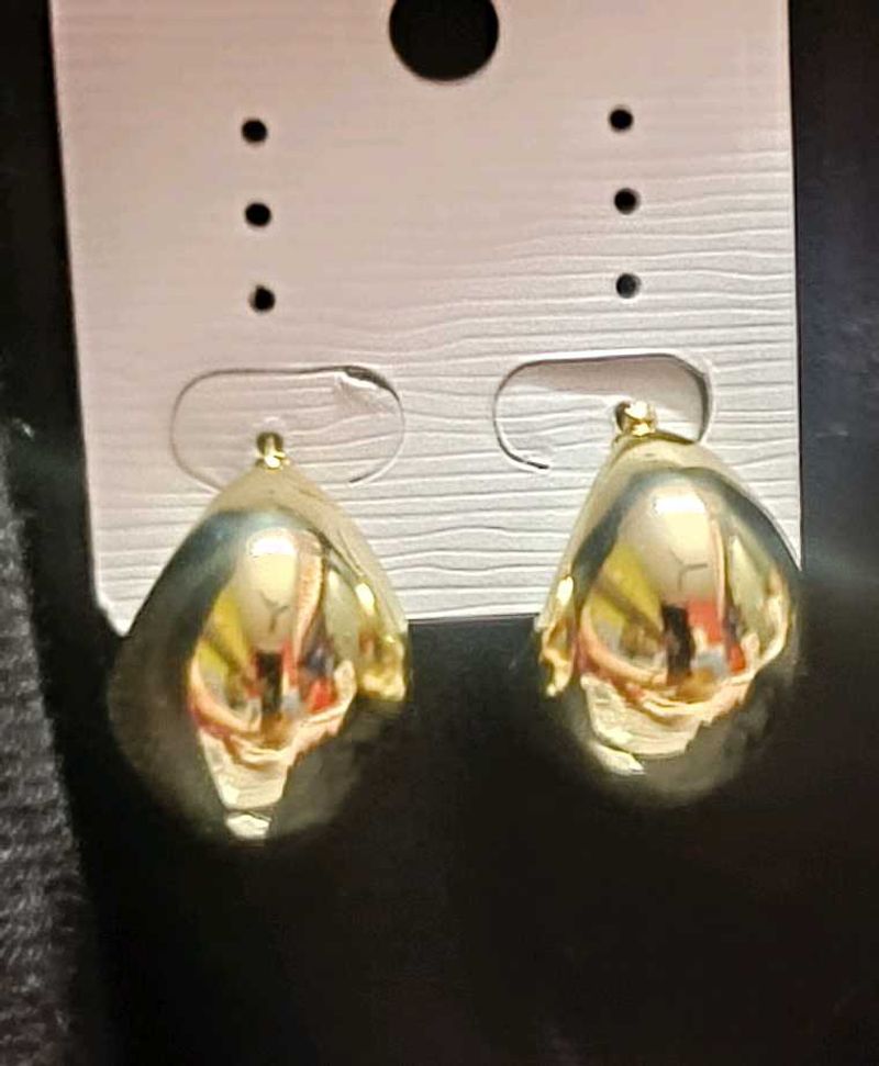 Gold Tone Drop Earrings