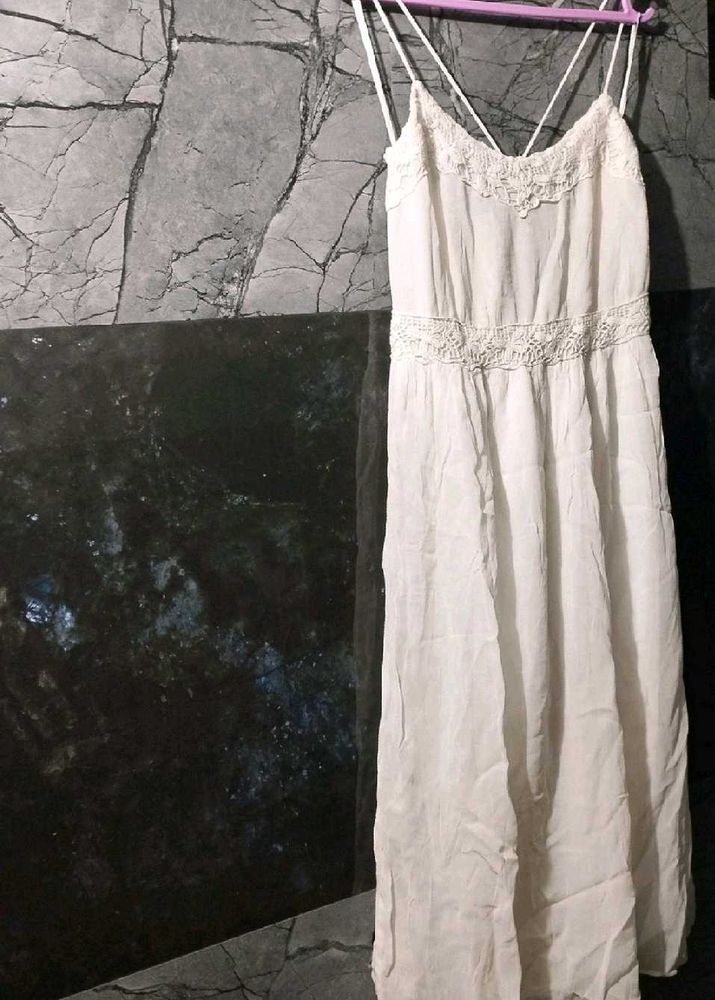 Unused Zara Cute Dress With Cross Back Style