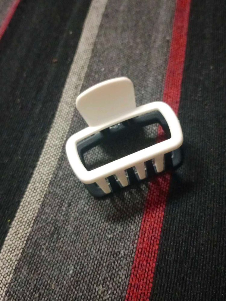 White Claw Hair Clip