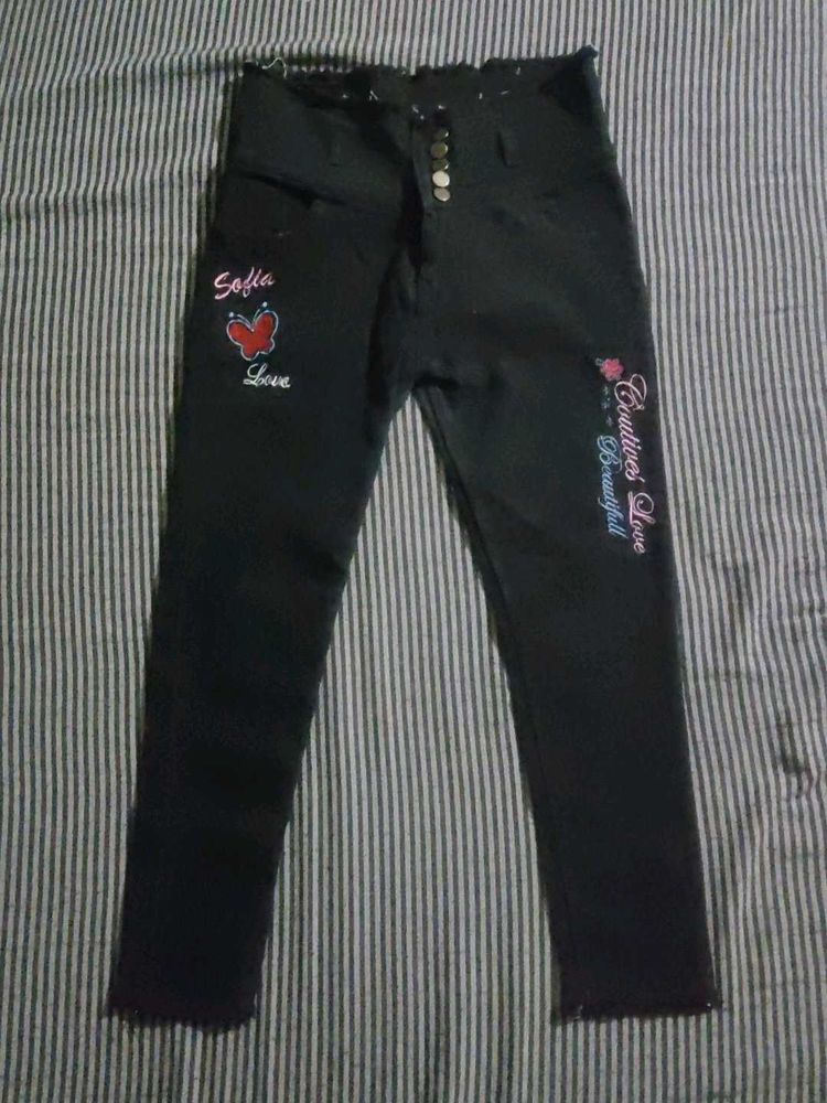 Black &#39;Love&#39; Graphic Jeans