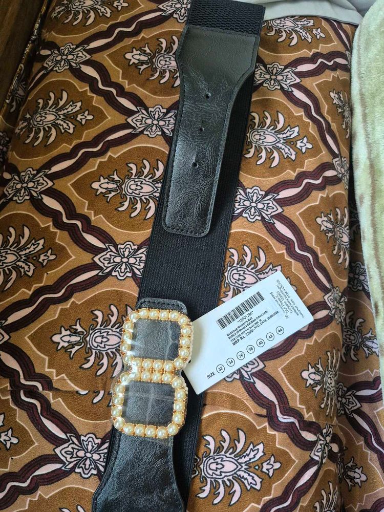 Stylish Pearl Buckle Belt