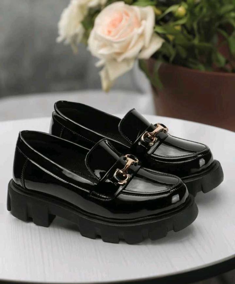 Chunky Sloe Black Loafers
