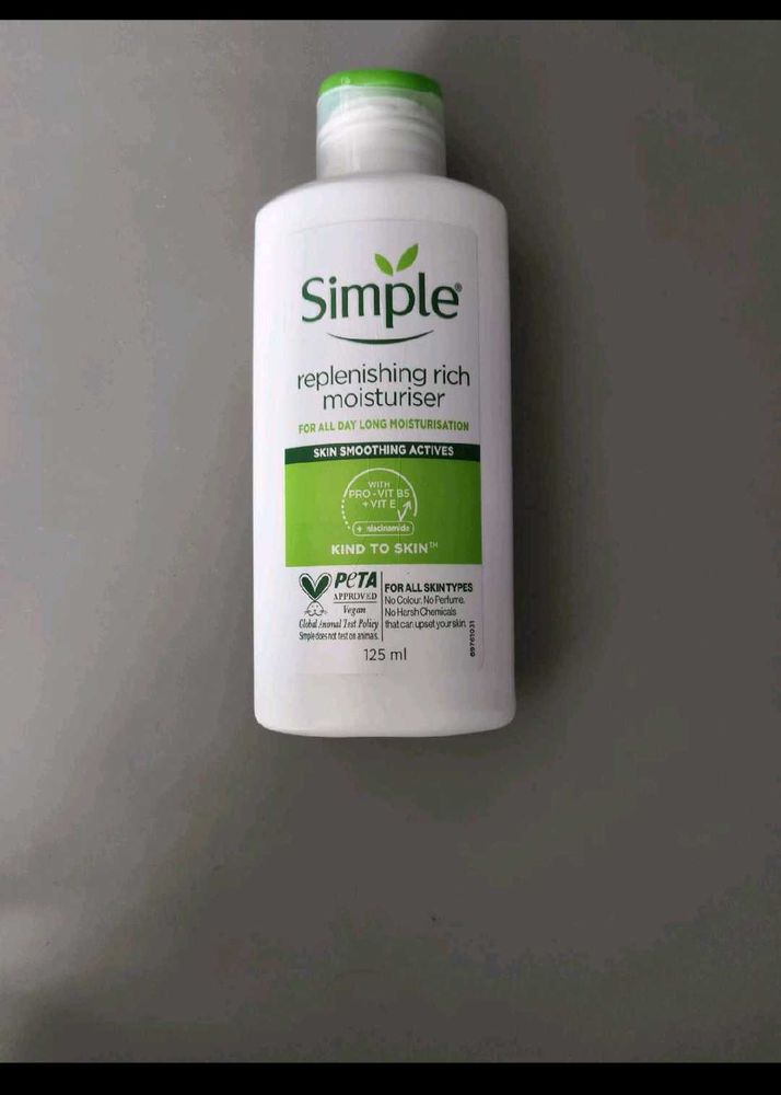 Simple Replenishing rich Moisturiser