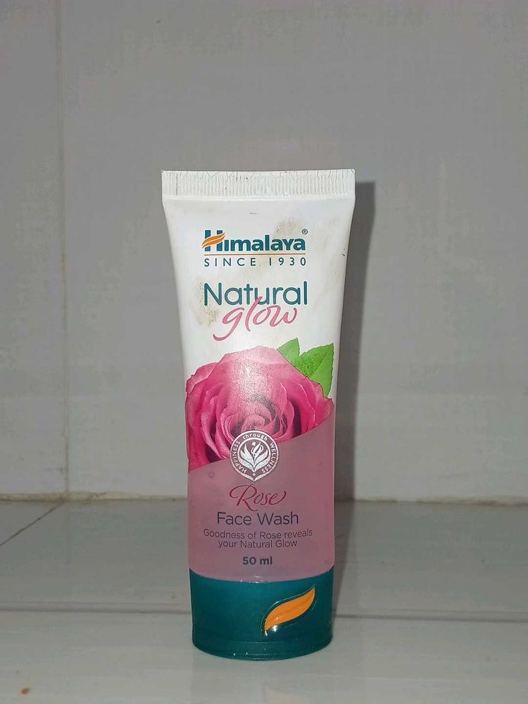 Himalaya Natural Glow Face Wash