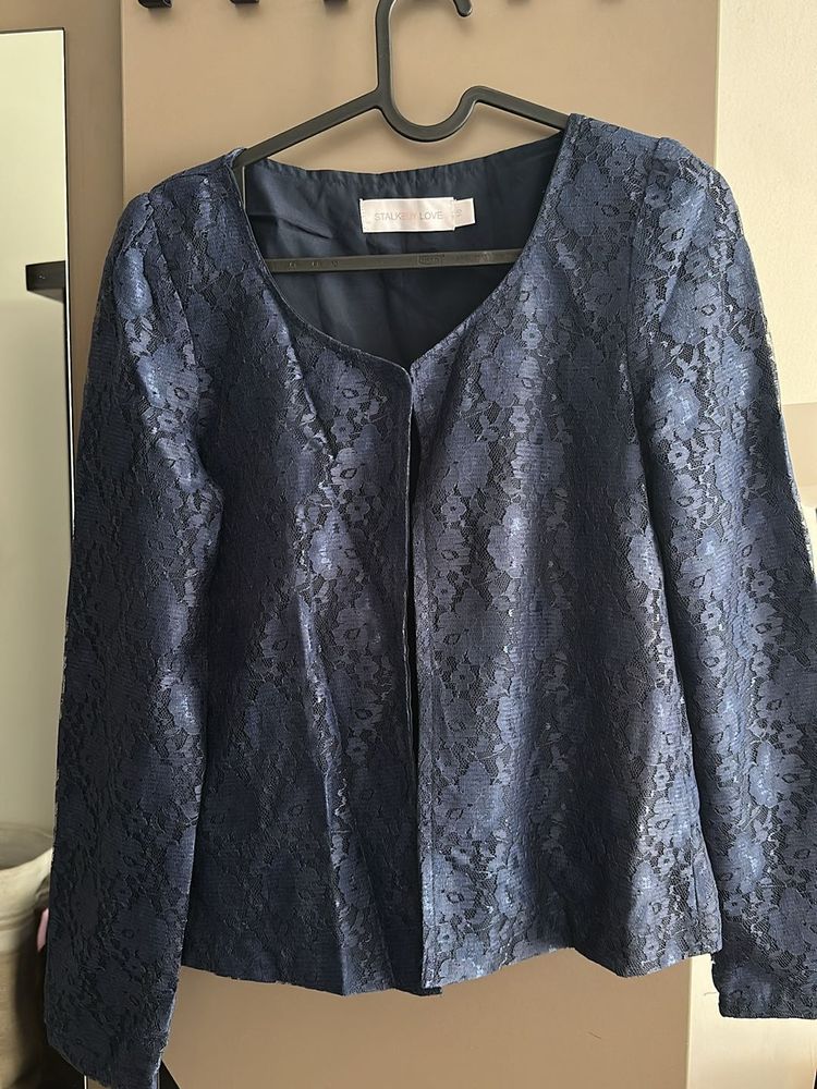 a net jacket with lining for parties
