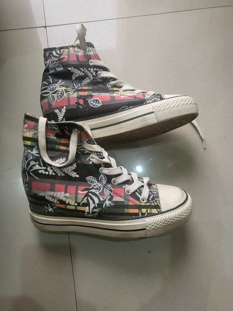 Carlton London Heeled Sneakers