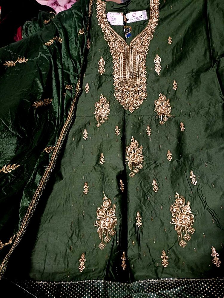 Elegant Green cotton dress material