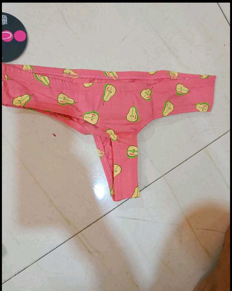 L Size Thong Clovia