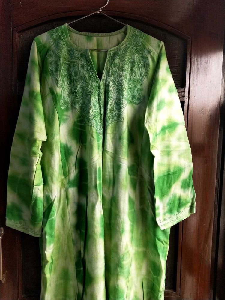 Embroidered Kashmir pheran