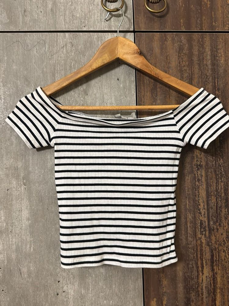 H&amp;M Off Shoulder Crop Top