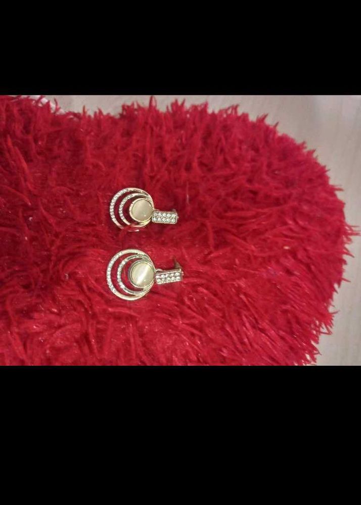 3 Combo Beutiful Earrings...