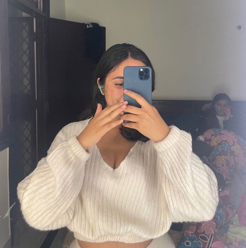 Stylish Knit Cropped Sweater