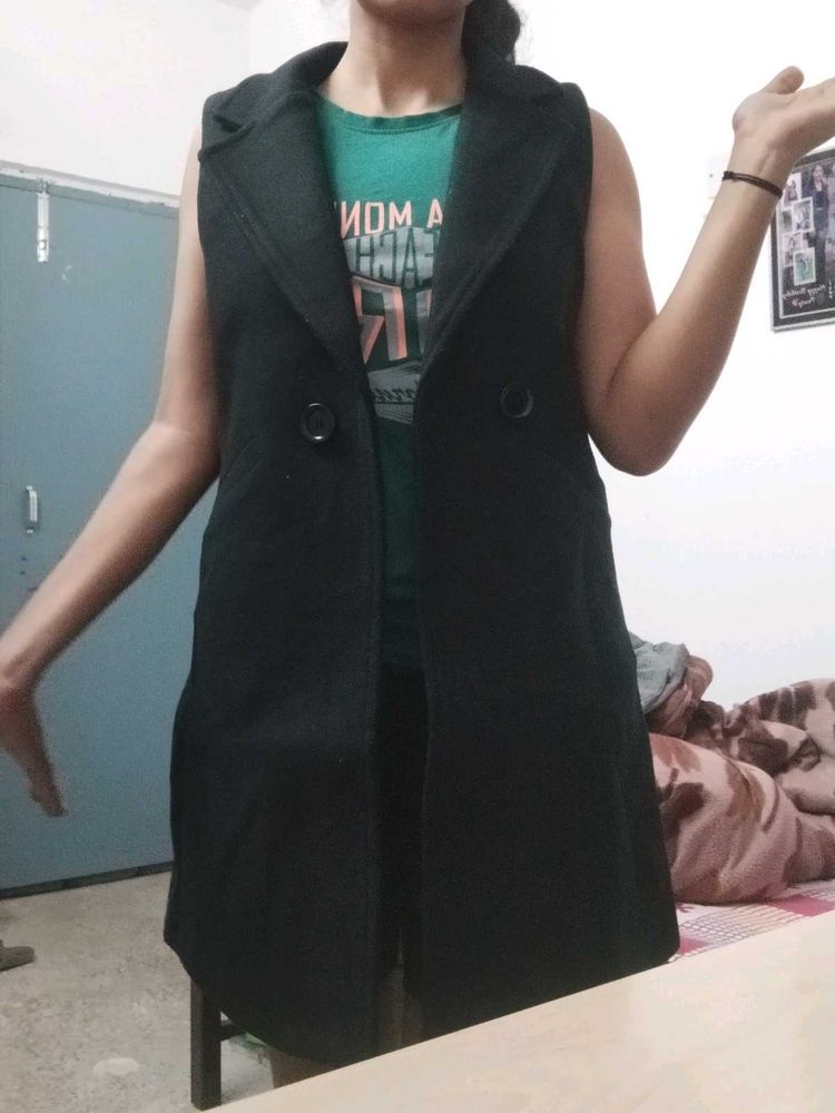 Sleeveless Black Coat