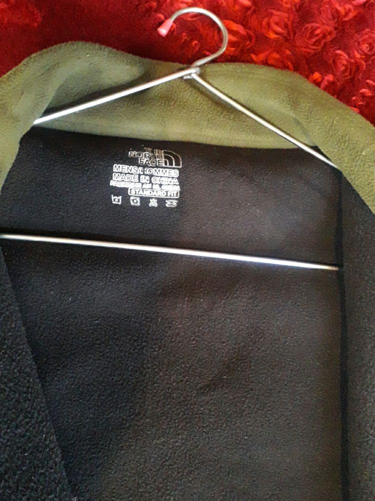 PRICE DROP ALERT.... The North Face Fleece Both