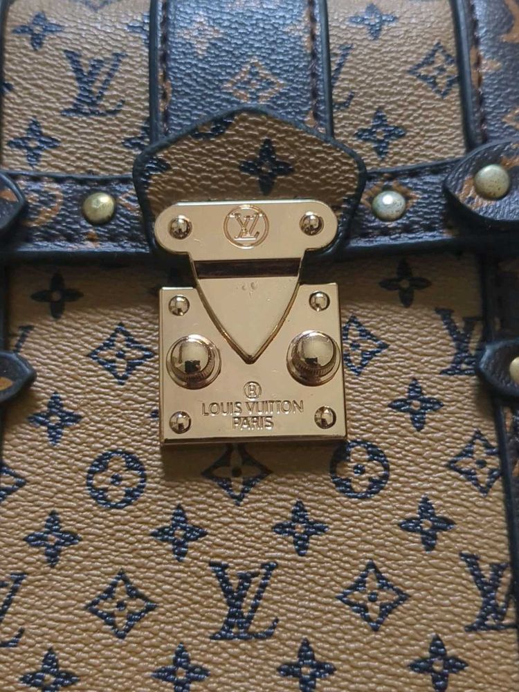 Louis Vuitton Mobile Sling