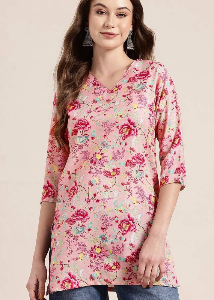Floral Print V neck Short Kurti