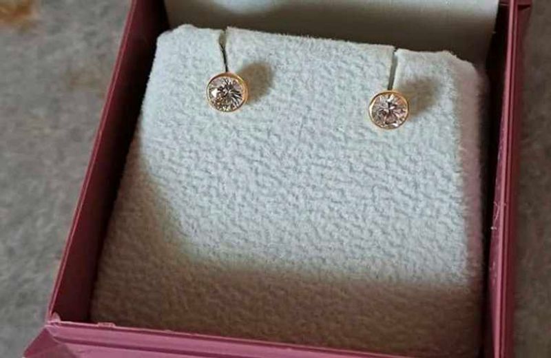 Pure Dimond Earring Studs
