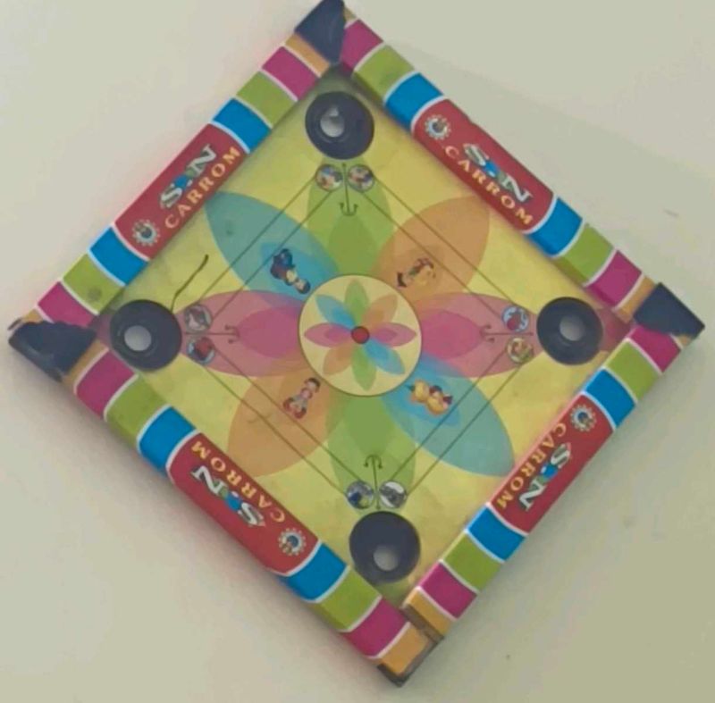 Carrom board