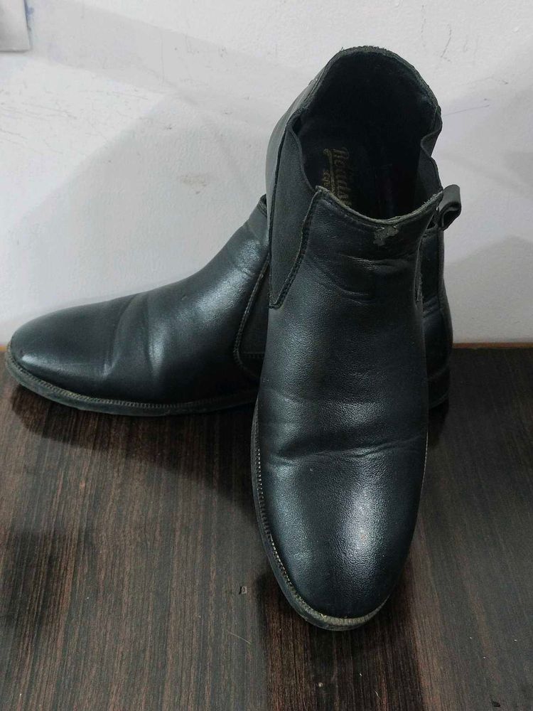 Black Chelsea Boots