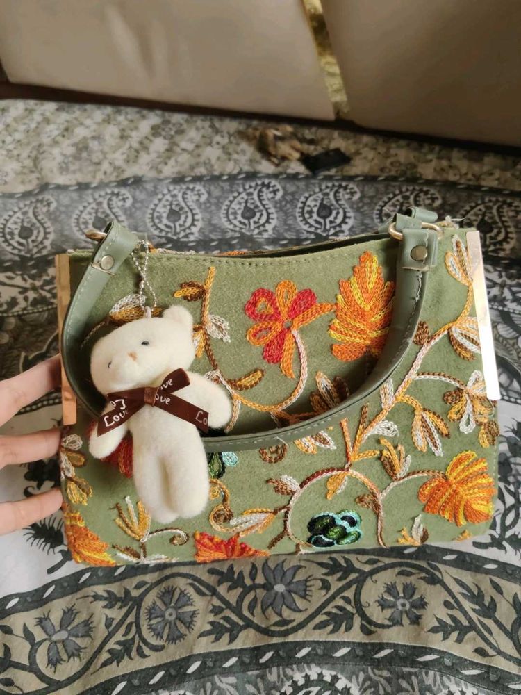 kashmiri handbag totally new