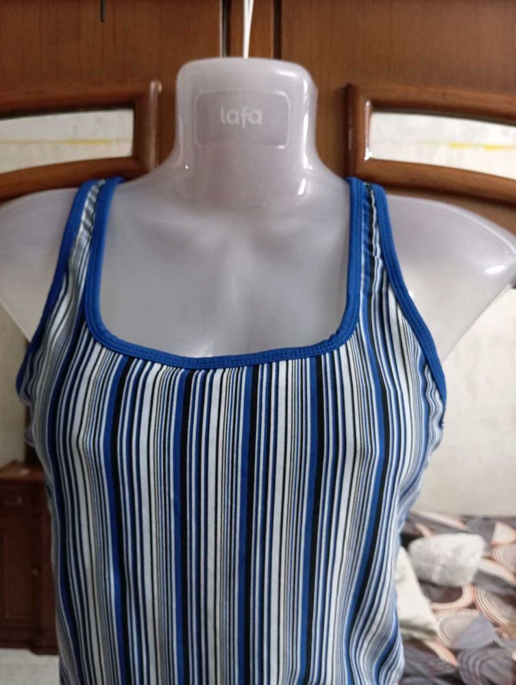 Nike Sports Top