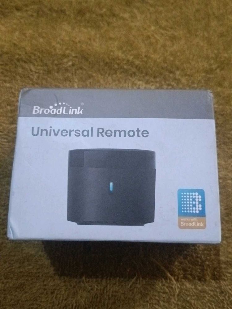 Broadlink Universal Remote RM4 Mini