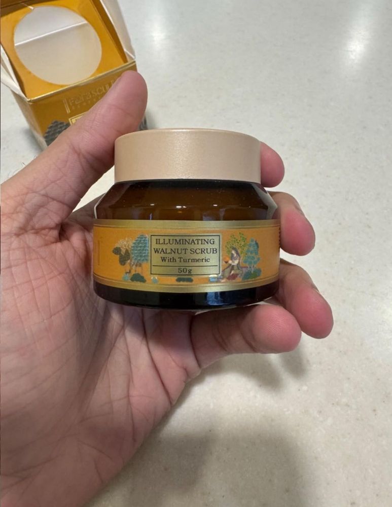FloraSoul Ayurveda Illuminating Walnut Scrub