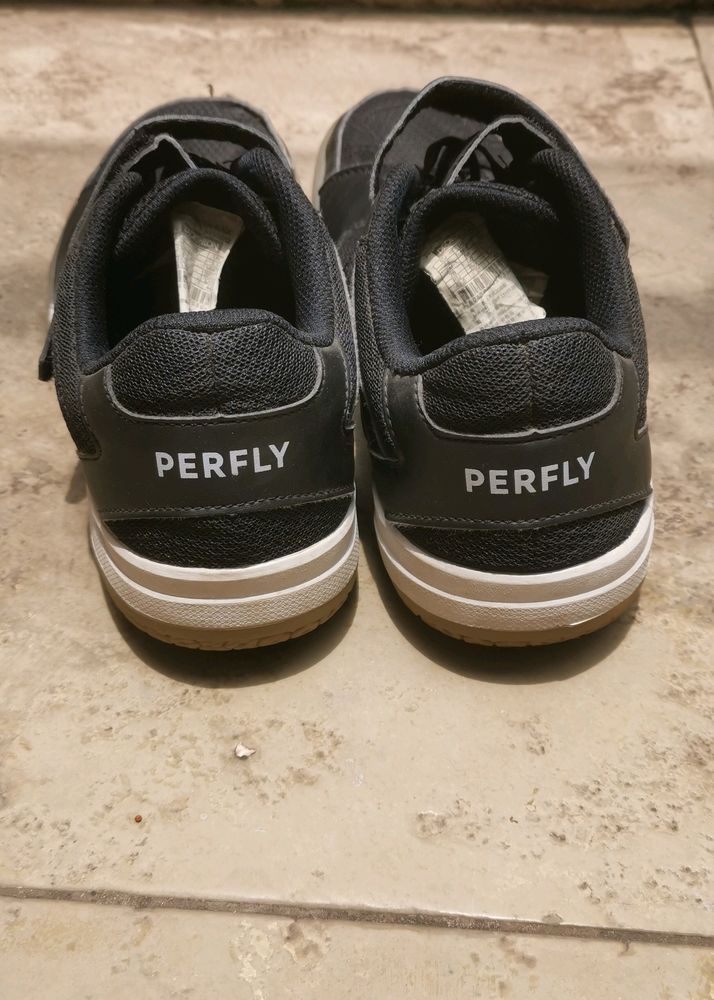 sports shoes