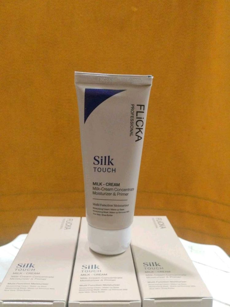 Flicka Silk Touch Moisturizer &amp; Primer