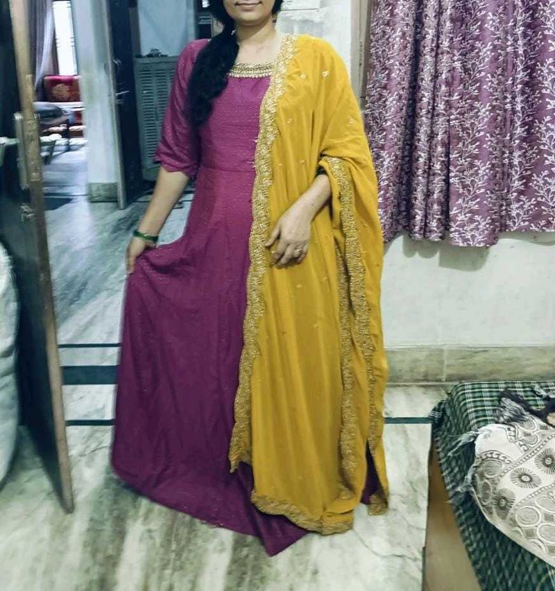 🔥 Karvachauth Offer Gown With Duppata 🔥