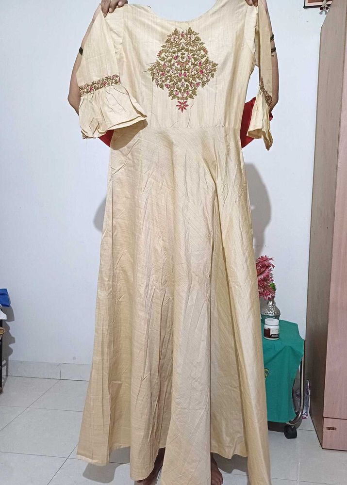💥Price Drop💥 🆕️ Classy Ethnic Full Flare Gown